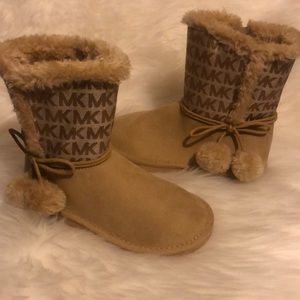 Mk boots size(11)girl🌹